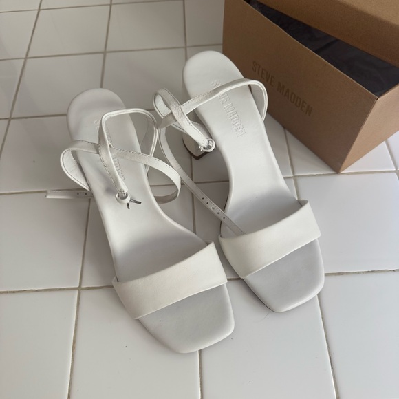 Steve Madden White Leather Messa Block Heel Ankle Strap Sandals - Picture 3 of 11